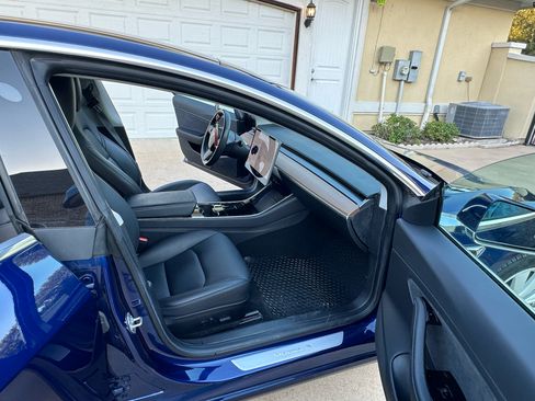 Used 2018 Tesla Model 3 Long Range image 19