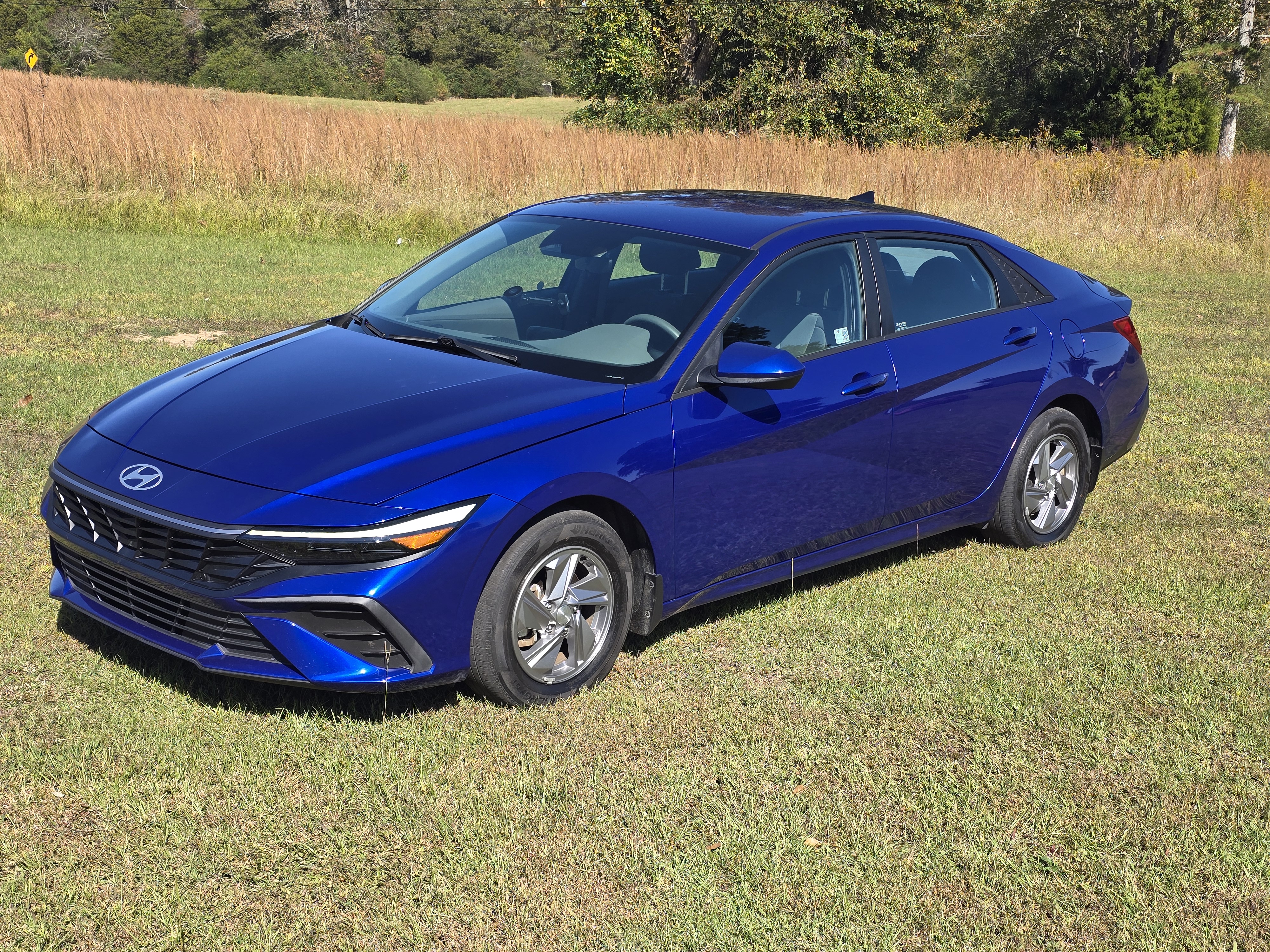 Used 2024 Hyundai Elantra SE FWD image 1