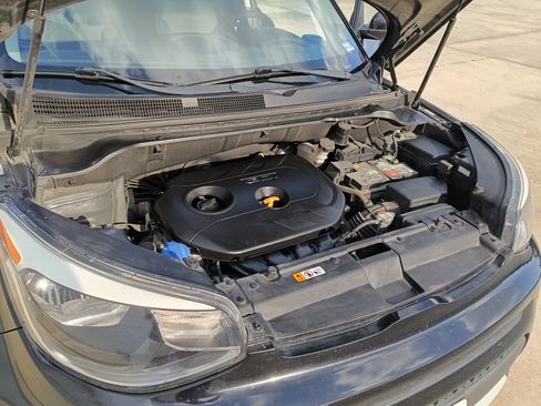 Used 2019 Kia Soul + FWD image 5
