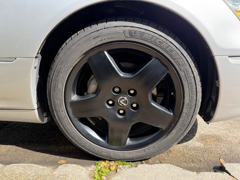 Used 2005 Lexus LS 430 image 9