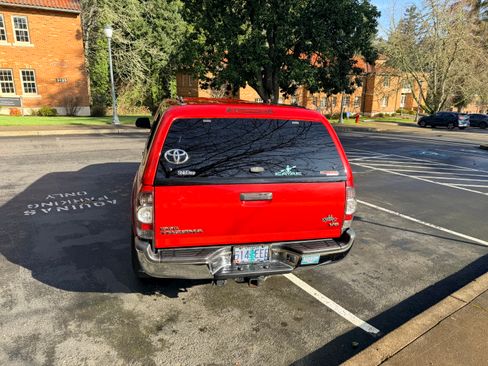 Used 2013 Toyota Tacoma 4x4 Double Cab w/ TRD Off-Road Pkg image 16