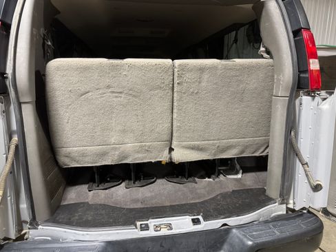 Used 2019 Chevrolet Express 3500 LS image 9