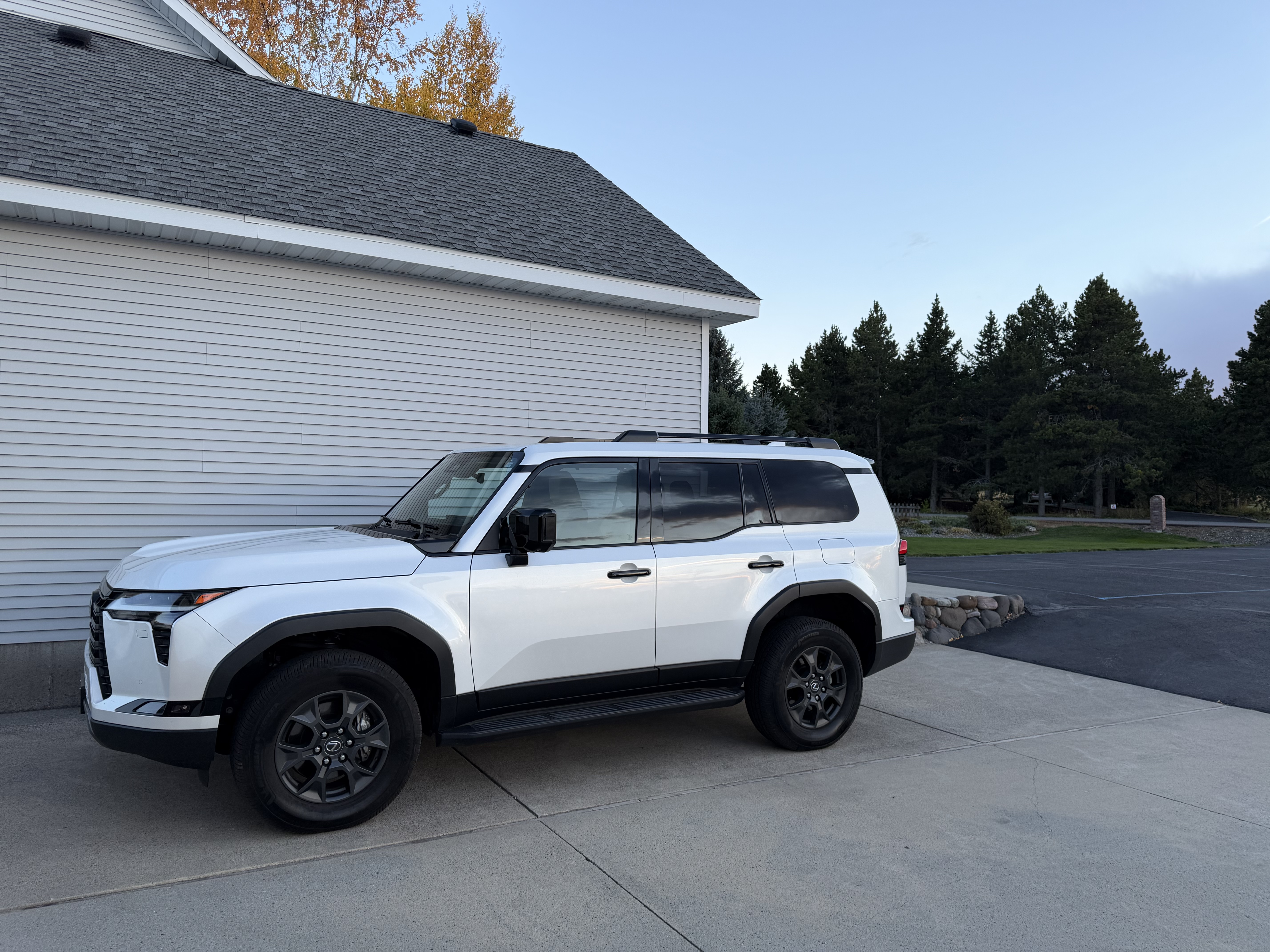 Used 2024 Lexus GX 550 AWD/4WD image 1