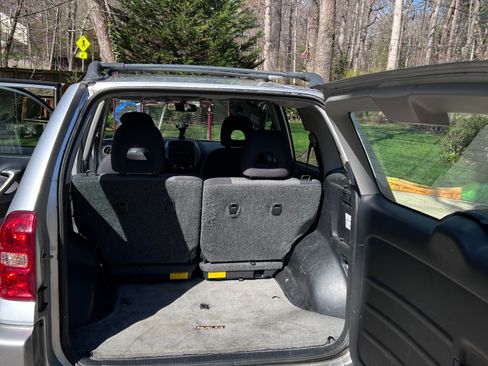 Used 2005 Toyota RAV4 2WD image 12