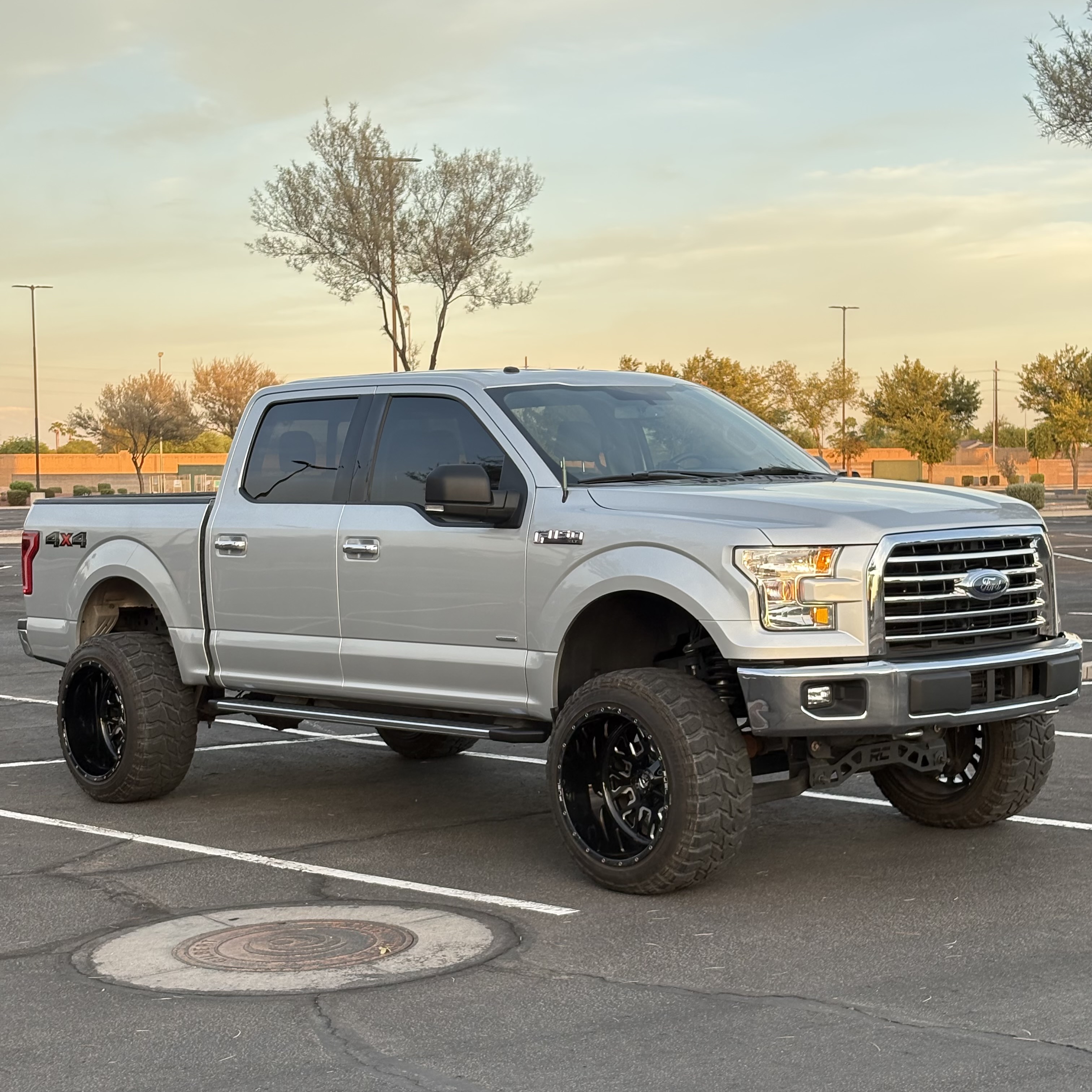 Used 2016 Ford F150 XLT w/ Equipment Group 302A Luxury AWD/4WD image 8