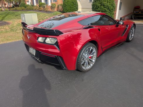 Used 2015 Chevrolet Corvette Z06 w/ 2LZ Preferred Equipment Group image 9