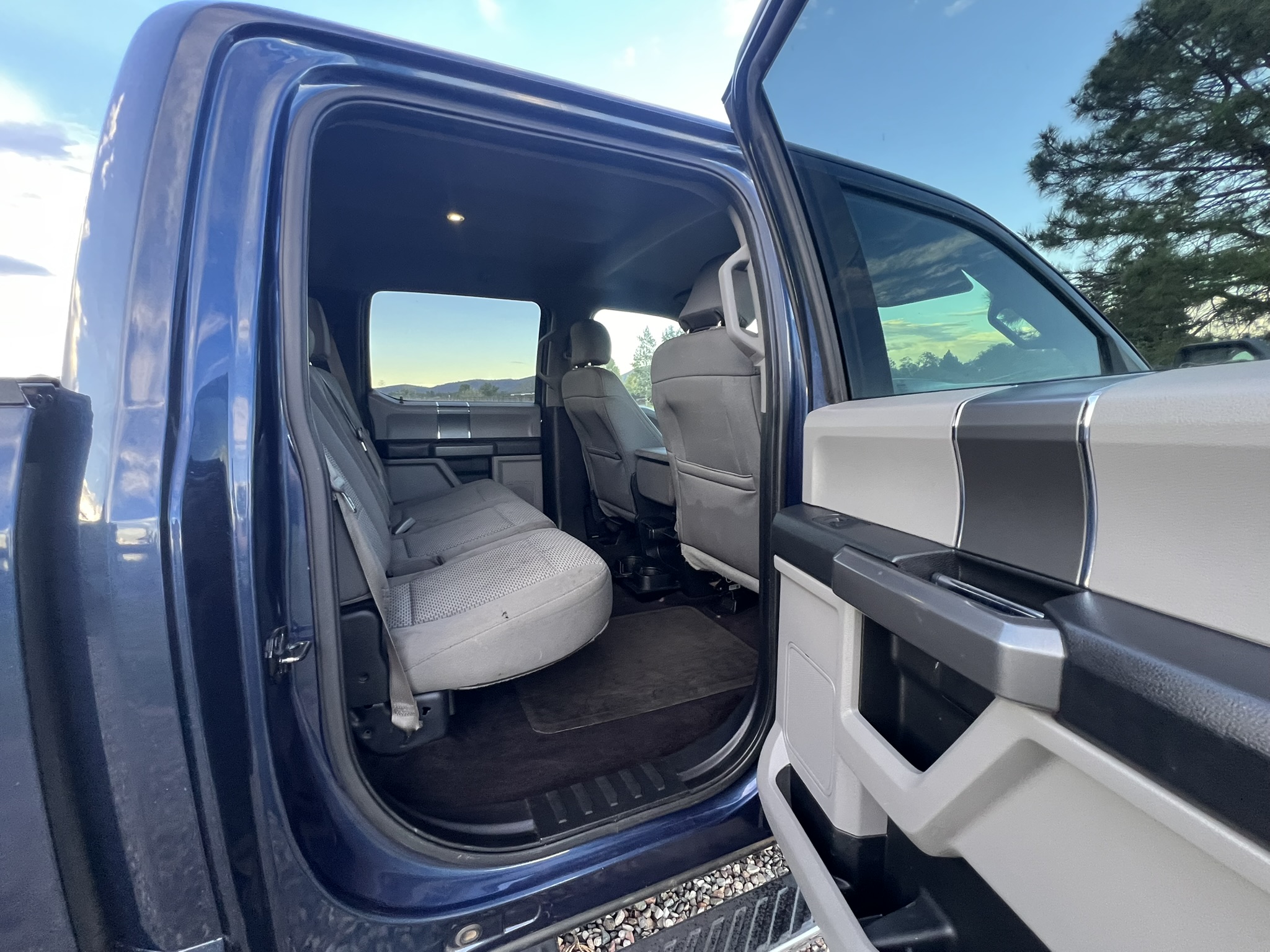 Used 2016 Ford F150 XLT w/ Equipment Group 302A Luxury AWD/4WD image 14
