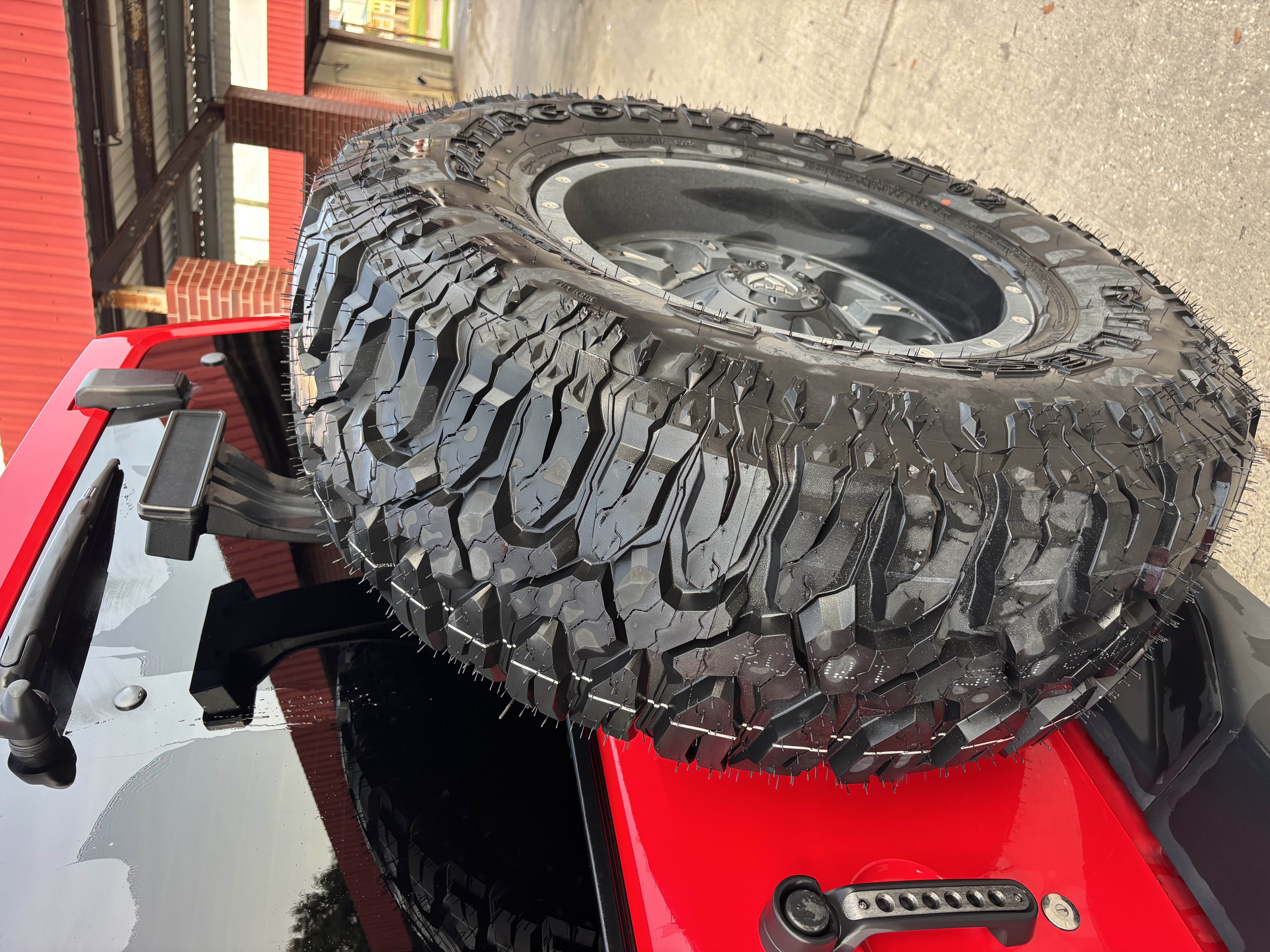 Used 2016 Jeep Wrangler Unlimited Rubicon AWD/4WD image 5