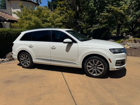 Used 2018 Audi Q7 3.0T Premium Plus w/ Premium Plus Package AWD/4WD image 2