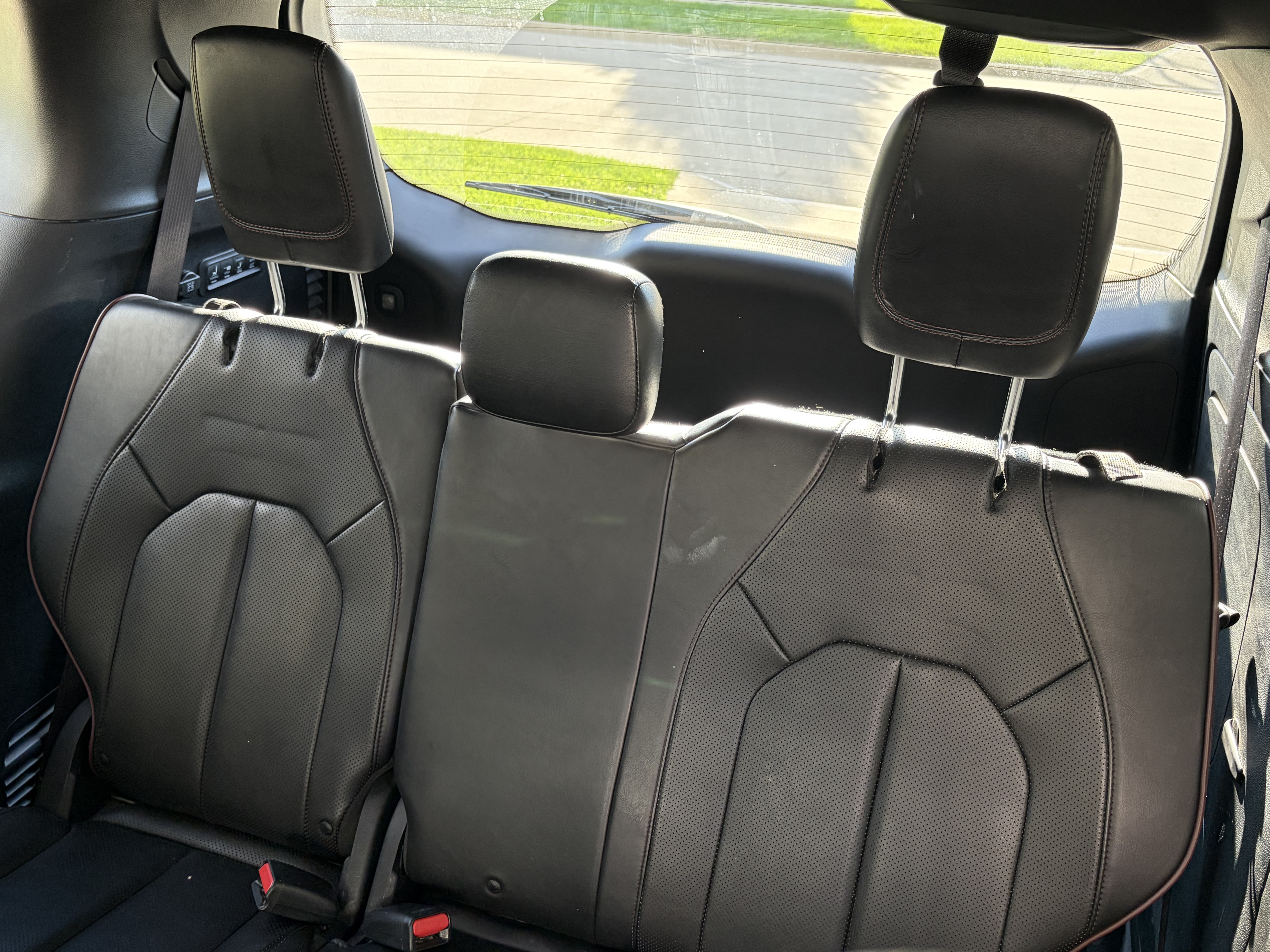 Used 2019 Chrysler Pacifica Limited w/ Advanced Safetytec Group FWD image 11