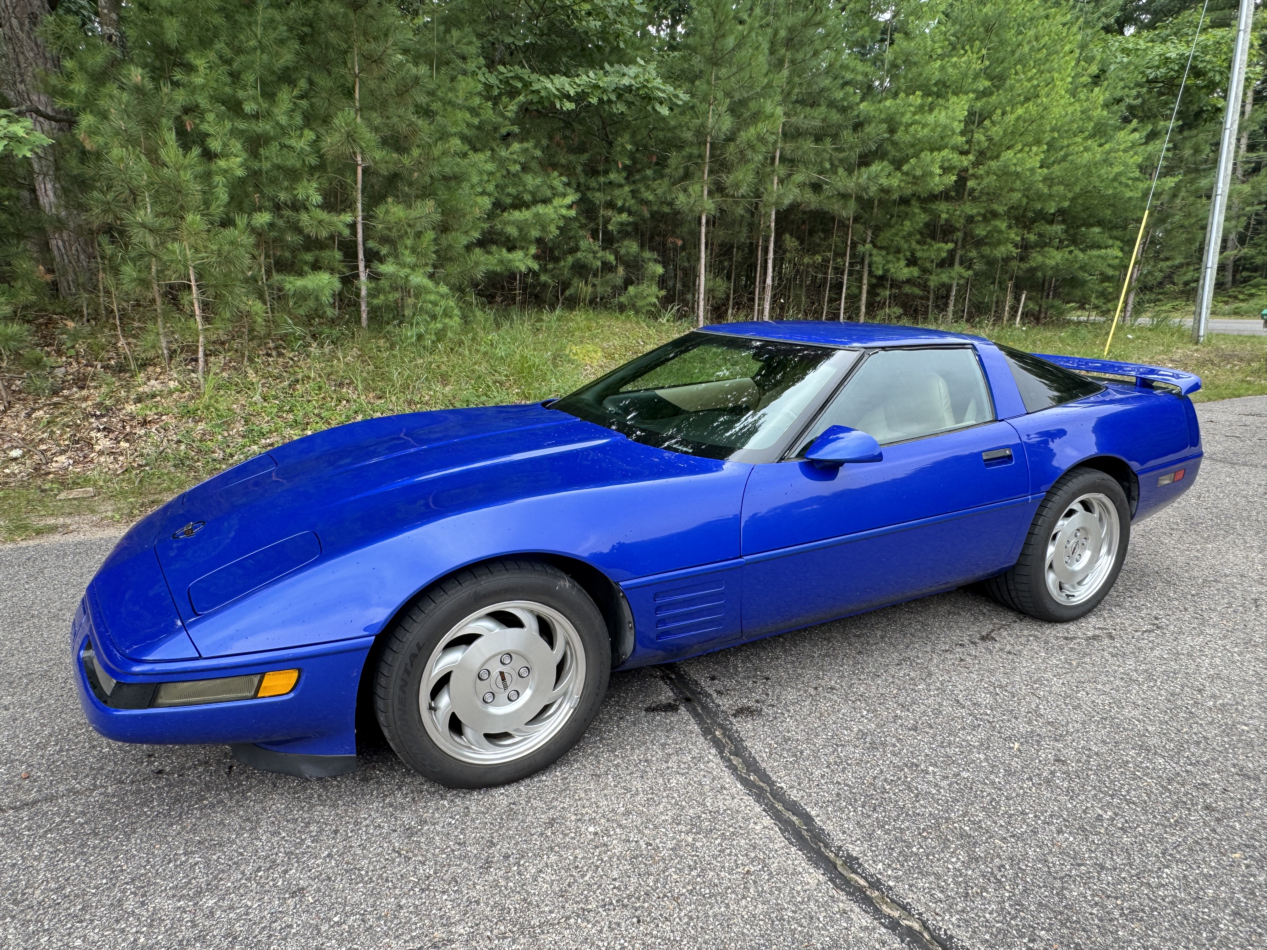 Used 1994 Chevrolet Corvette Coupe RWD image 2