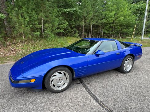 Used 1994 Chevrolet Corvette Coupe RWD image 2