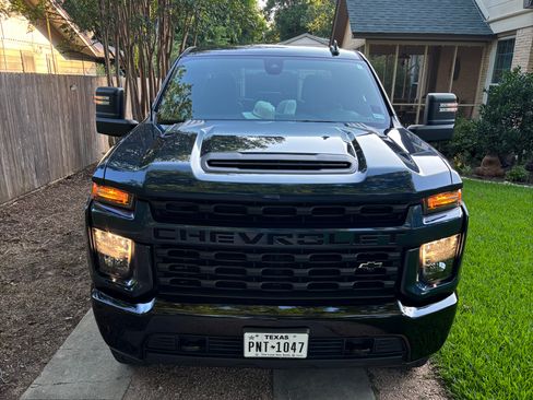 Used 2021 Chevrolet Silverado 2500 Custom w/ Custom Value Package AWD/4WD image 13
