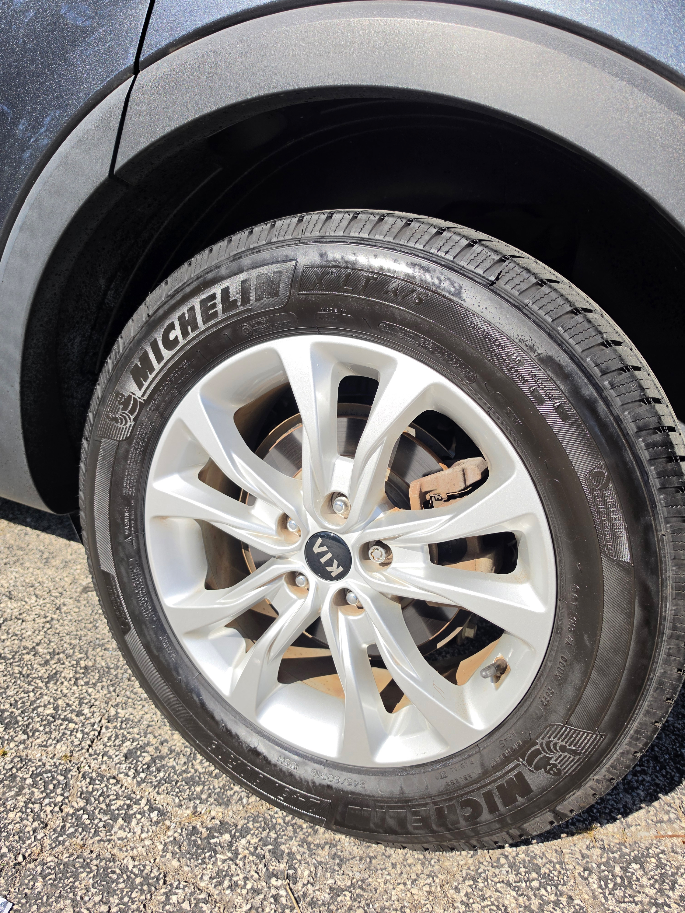 Used 2020 Kia Telluride LX FWD image 32