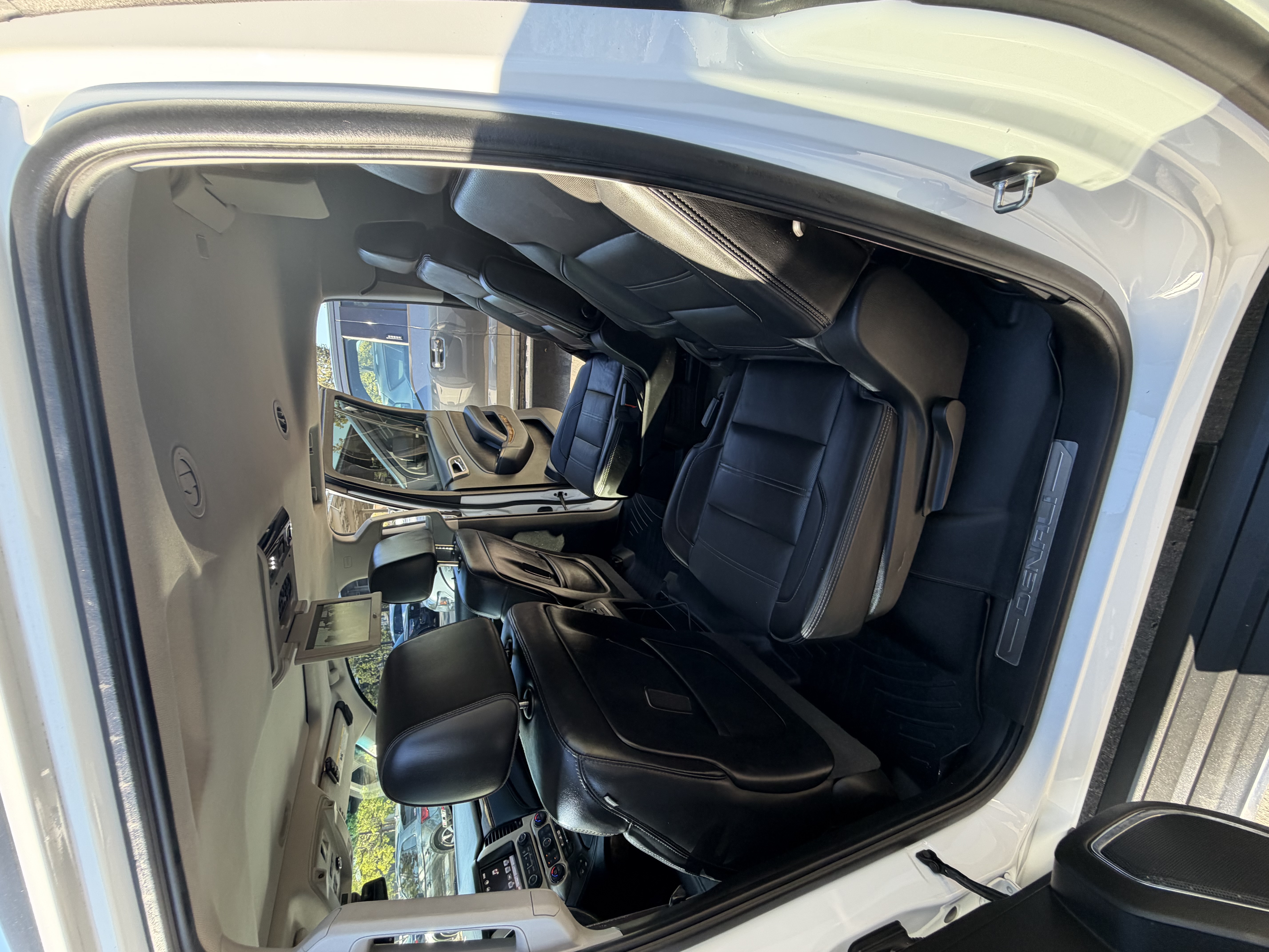Used 2016 GMC Yukon XL Denali w/ Open Road Package AWD/4WD image 5