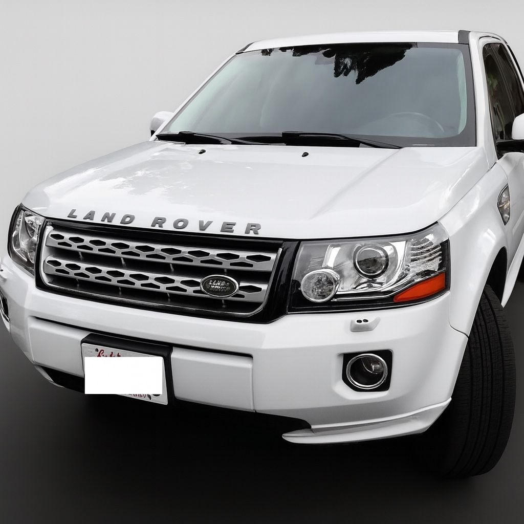 Used 2013 Land Rover LR2 HSE AWD/4WD image 1