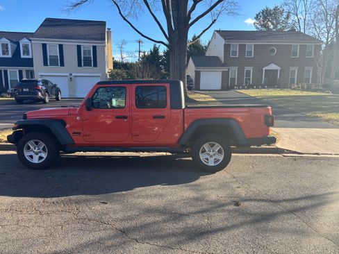 Used 2020 Jeep Gladiator Sport w/ Quick Order Package 24S image 1