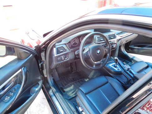 Used 2018 BMW 330e RWD image 11