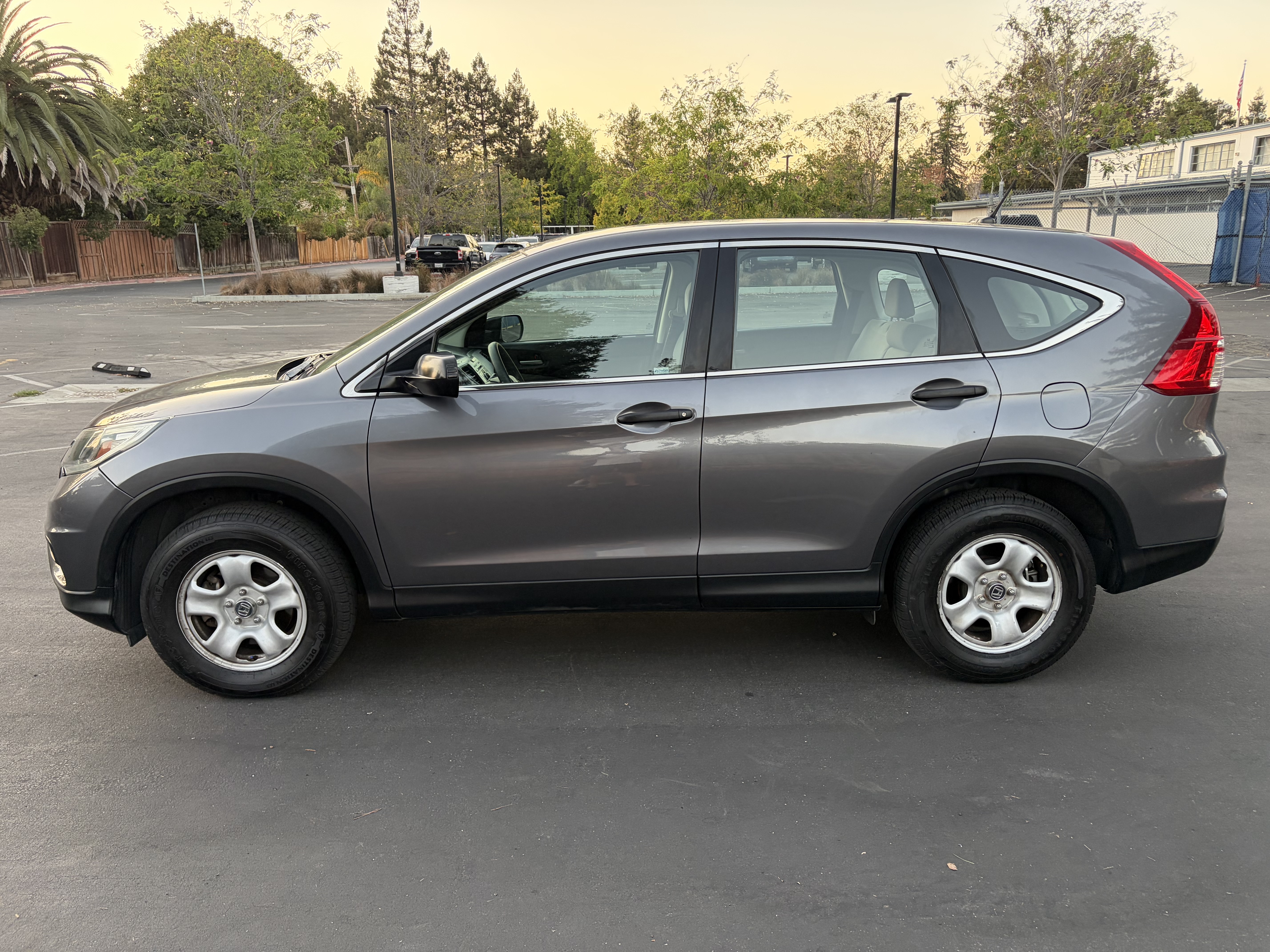 Used 2015 Honda CR-V LX image 5
