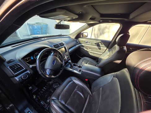 Used 2016 Ford Explorer Sport w/ Equipment Group 401A image 6