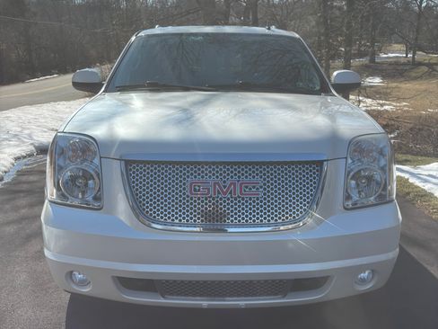 Used 2012 GMC Yukon Denali AWD/4WD image 9