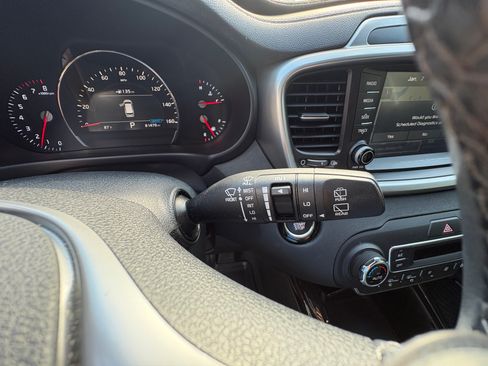 Used 2019 Kia Sorento EX w/ EX Touring Package image 18