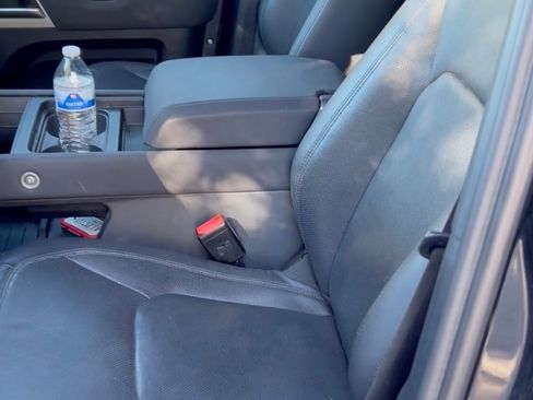 Used 2023 Land Rover Defender 110 S image 13