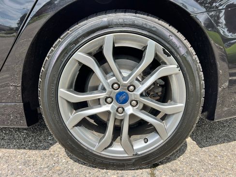 Used 2019 Ford Fusion Titanium FWD image 29