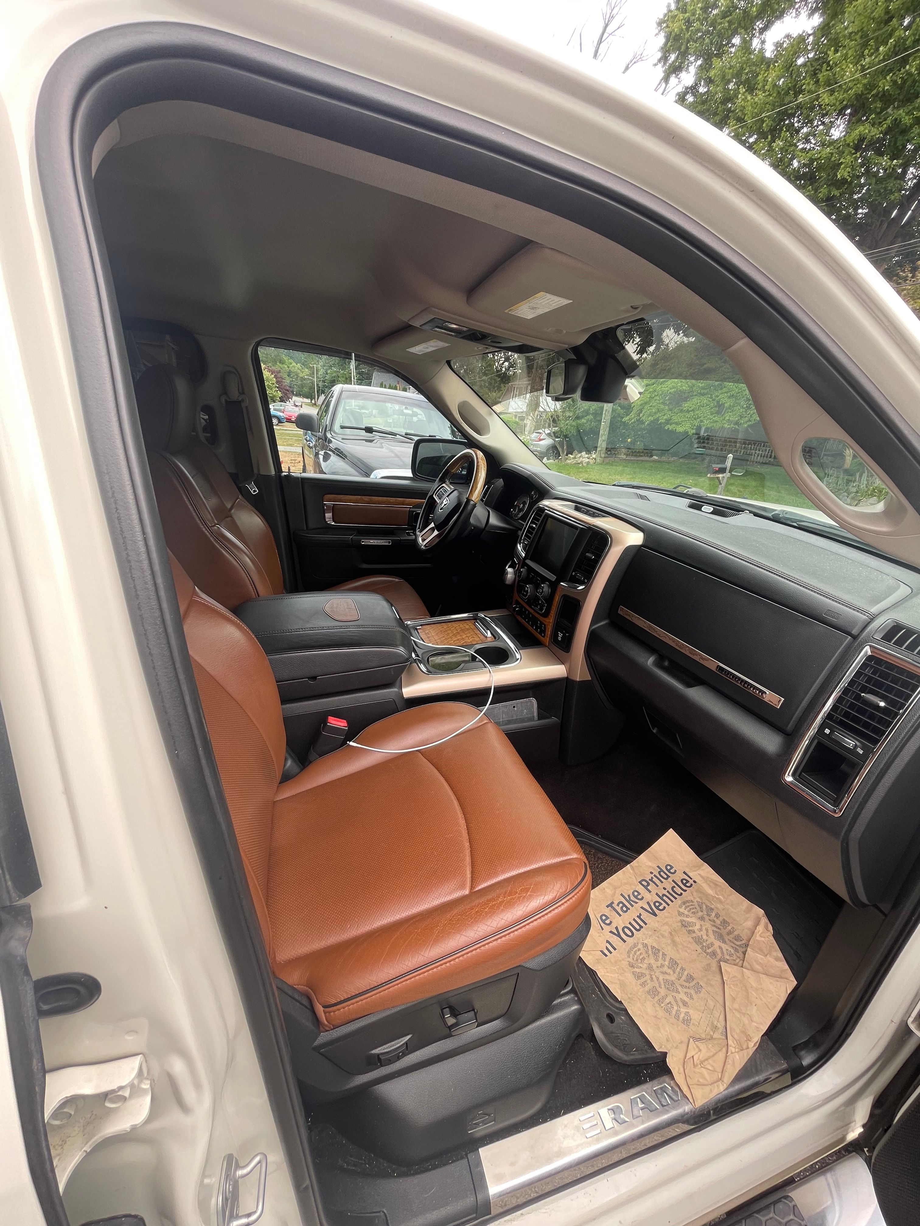 Used 2016 RAM 1500 Laramie Longhorn w/ Convenience Group AWD/4WD image 8