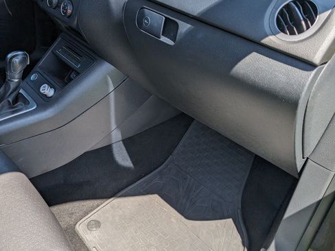 Used 2016 Volkswagen Tiguan S image 11