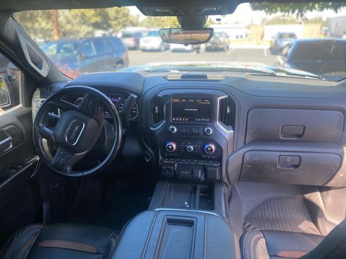 Used 2020 GMC Sierra 1500 AT4 w/ AT4 Premium Package AWD/4WD image 9
