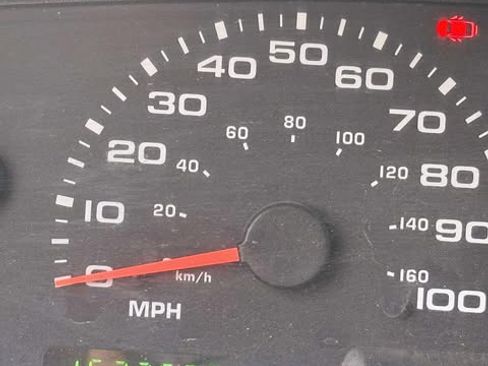 Used 2004 Ford F250 Lariat image 2