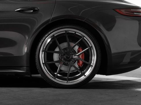 Used 2018 Porsche Panamera 4 image 12