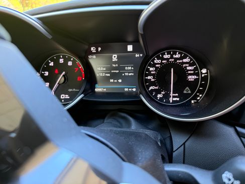 Used 2020 Alfa Romeo Giulia Quadrifoglio RWD image 12