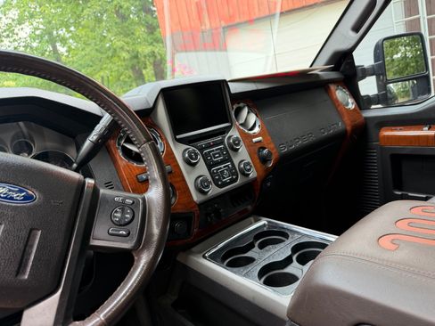 Used 2016 Ford F250 King Ranch w/ FX4 Off-Road Package AWD/4WD image 5
