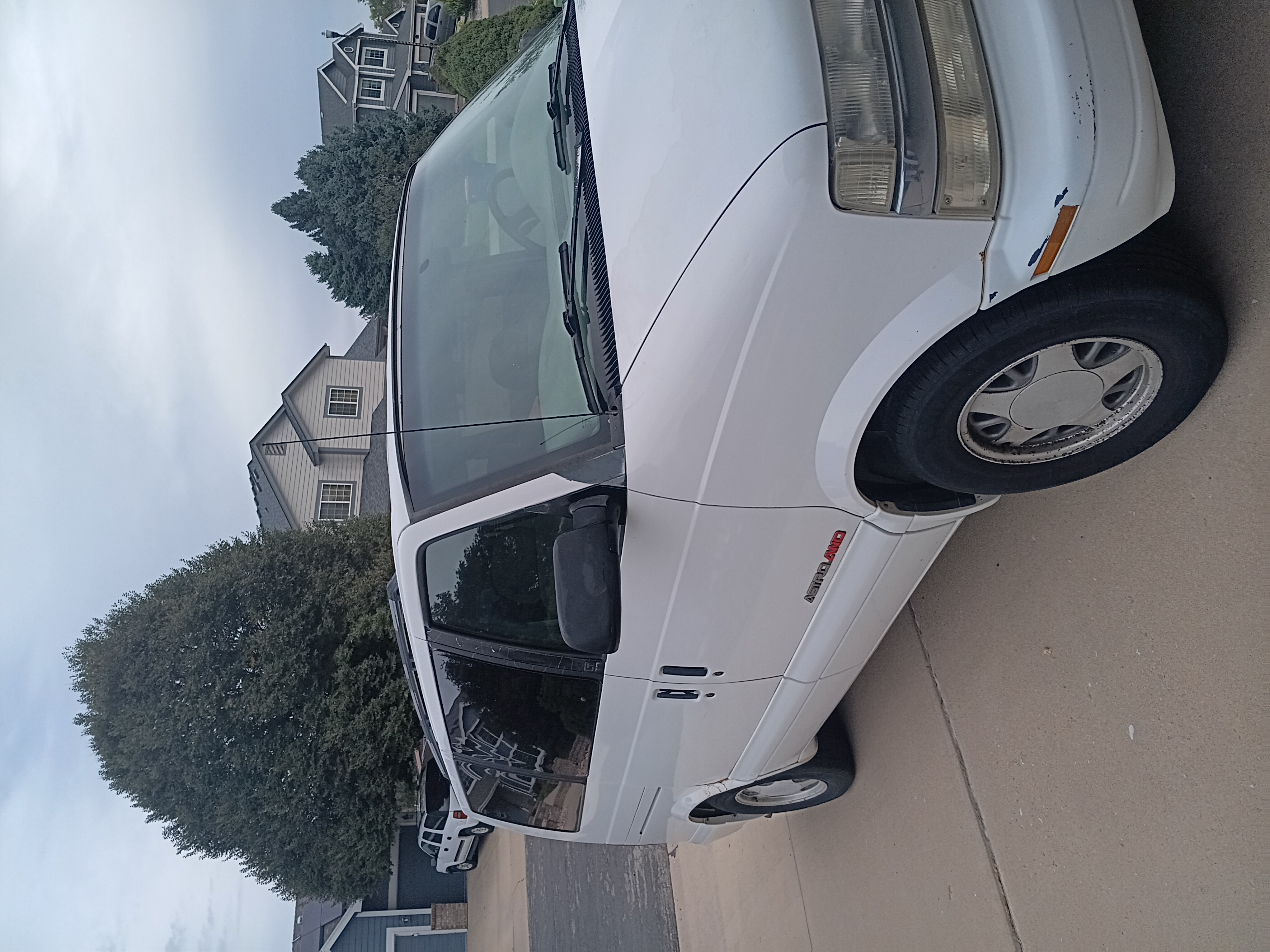 Used 2001 Chevrolet Astro Passenger AWD image 2