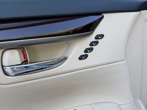 Used 2013 Lexus ES 350 FWD image 18