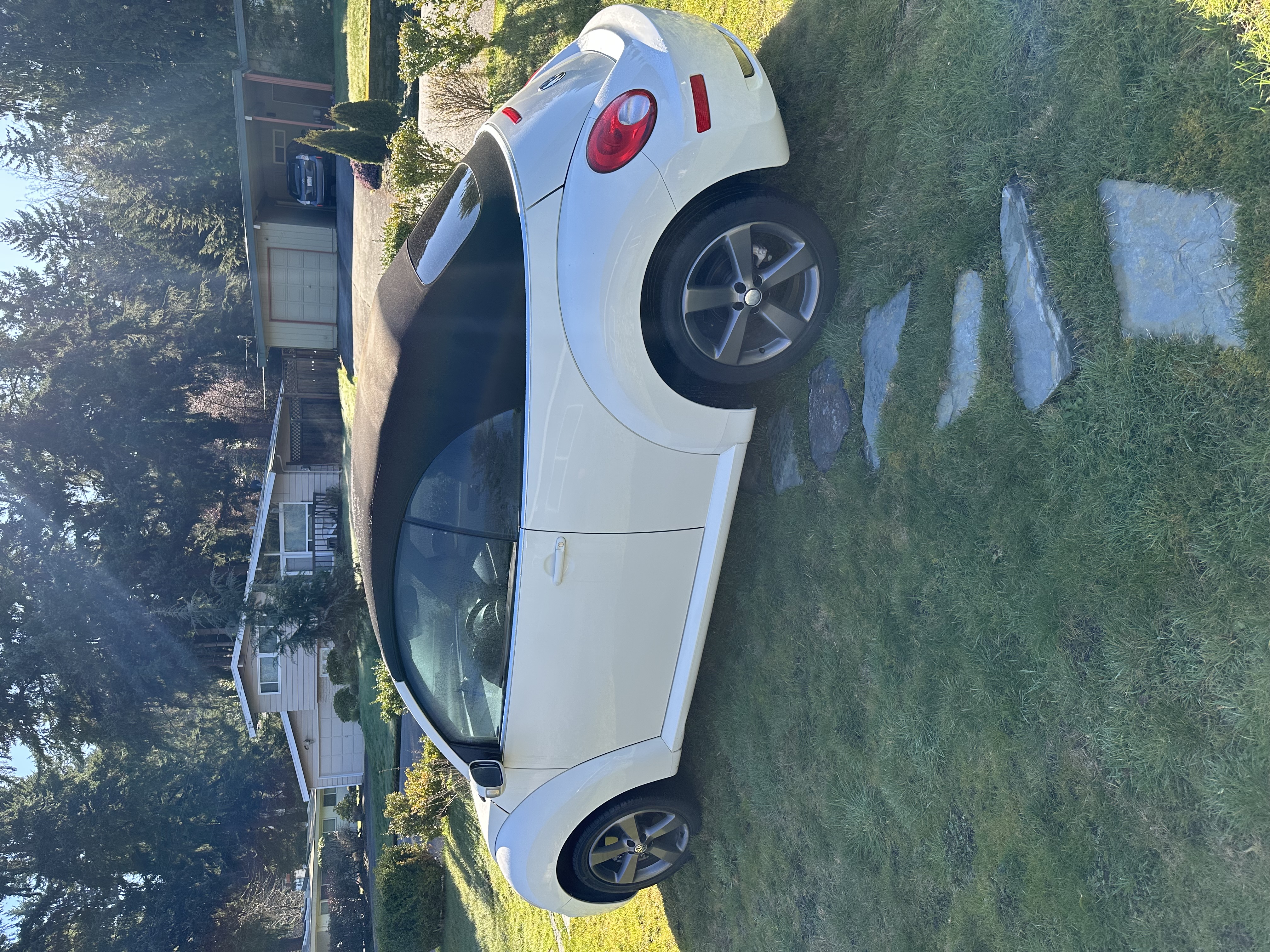 Used 2007 Volkswagen Beetle Triple White Edition FWD image 4