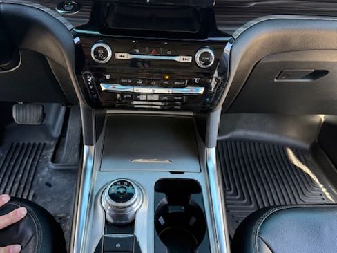 Used 2021 Ford Explorer Limited w/ Equipment Group 301A image 9