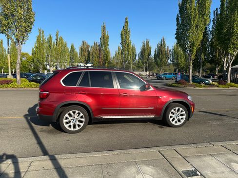 Used 2013 BMW X5 xDrive35i image 1