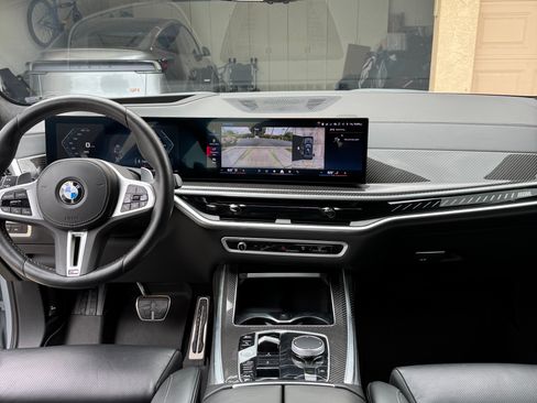 Used 2024 BMW X7 M60i AWD/4WD image 17