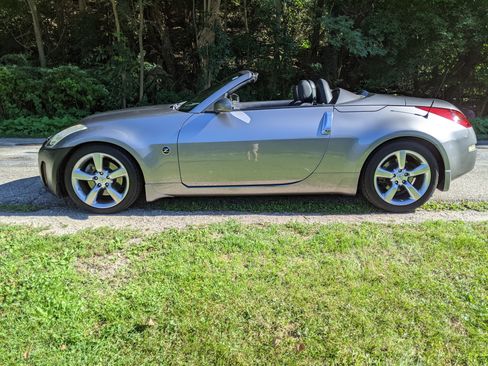 Used 2007 Nissan 350Z Touring image 1