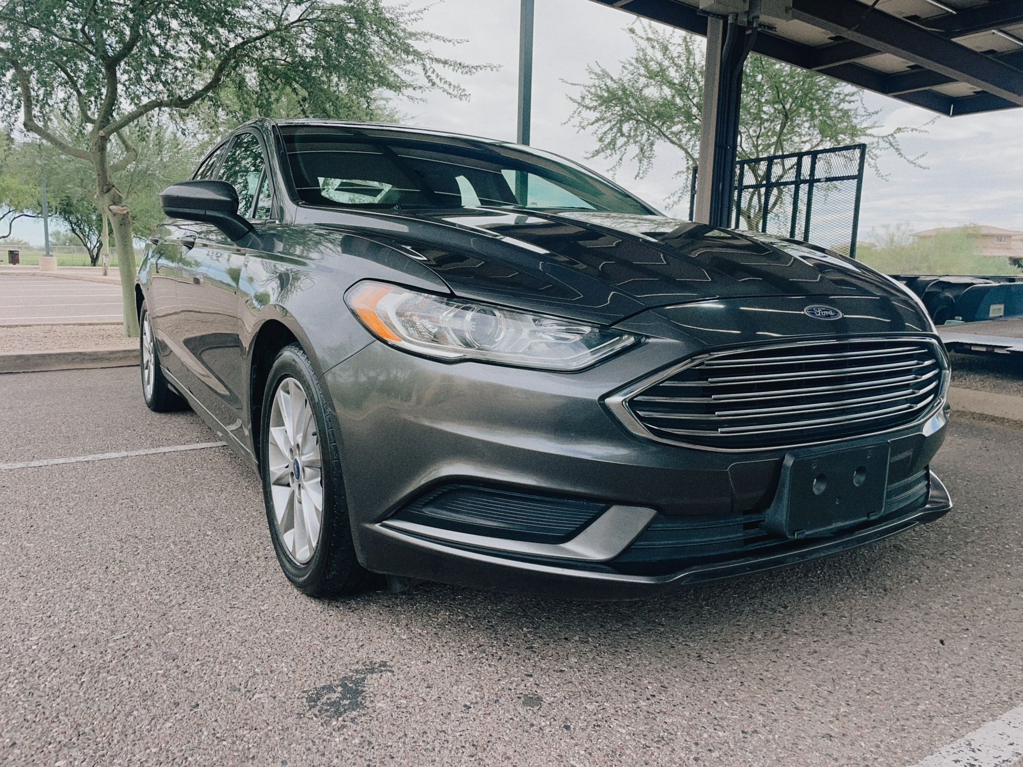 Used 2017 Ford Fusion SE w/ Fusion SE Technology Package FWD image 6