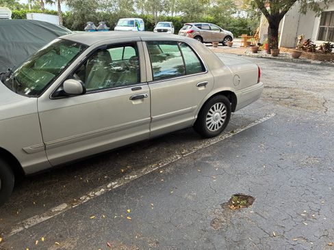 Used 2007 Mercury Grand Marquis LS image 5
