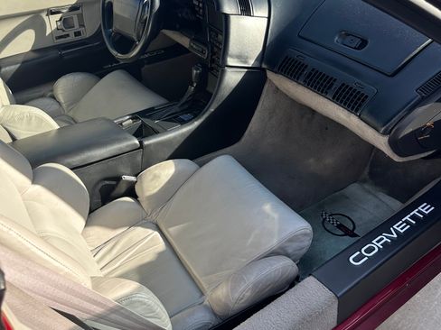 Used 1992 Chevrolet Corvette Coupe image 4