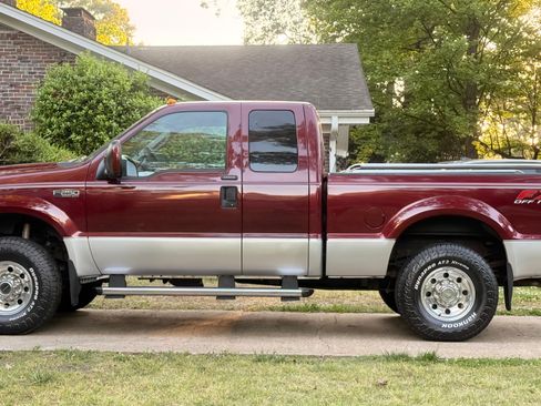 Used 2004 Ford F250 XLT AWD/4WD image 2