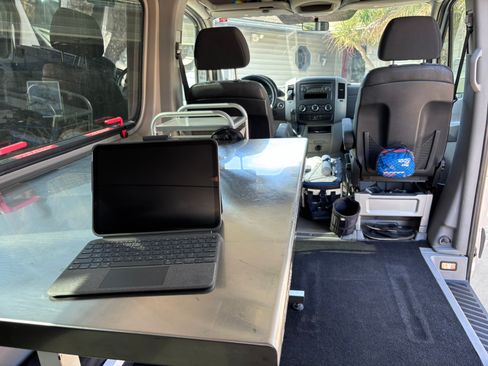 Used 2013 Mercedes-Benz Sprinter 2500 image 9