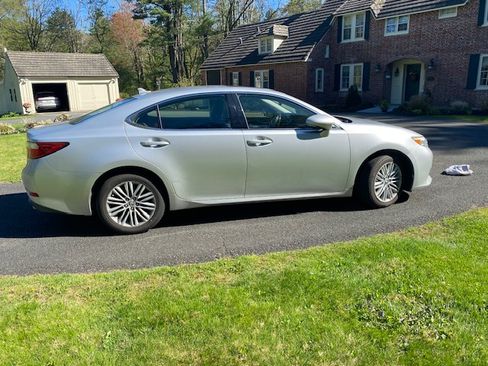 Used 2014 Lexus ES 350 w/ Luxury Package FWD image 8