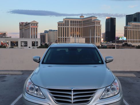 Used 2011 Hyundai Genesis 3.8 w/ Technology Pkg 4 image 1