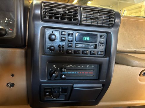 Used 1997 Jeep Wrangler Sport image 18